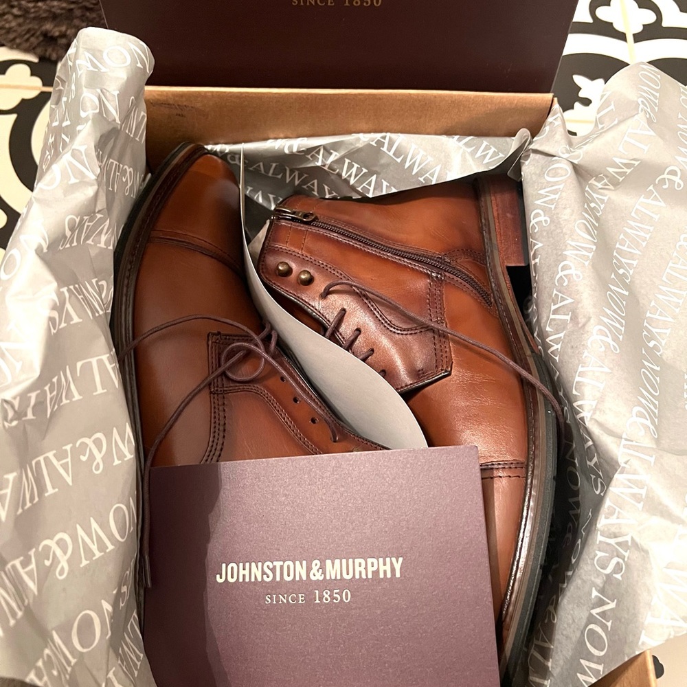 Johnston & Murphy Mens Chukka Boots Size 12 Brown. NEW!